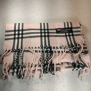 100% cashmere , Burberry pattern scarf